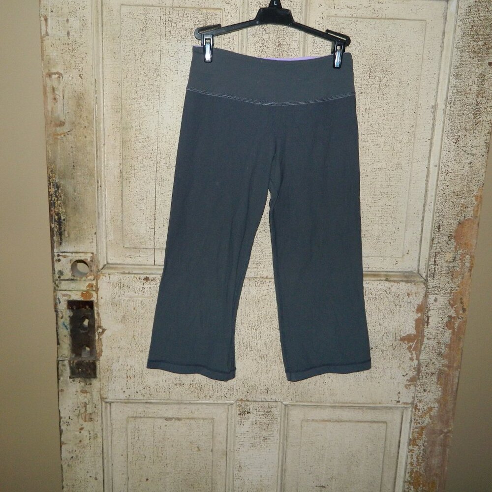 Lululemon Reversible Capri Pants Size 4 (RR-13)